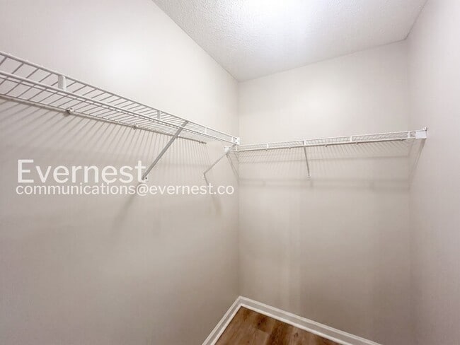 Building Photo - 1011 Painted Desert Ln