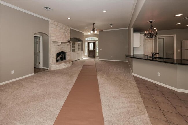 Building Photo - 8 Rosewood Cir