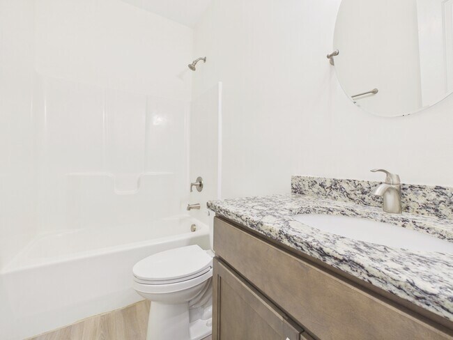 Building Photo - 602 Princess Anne Cir