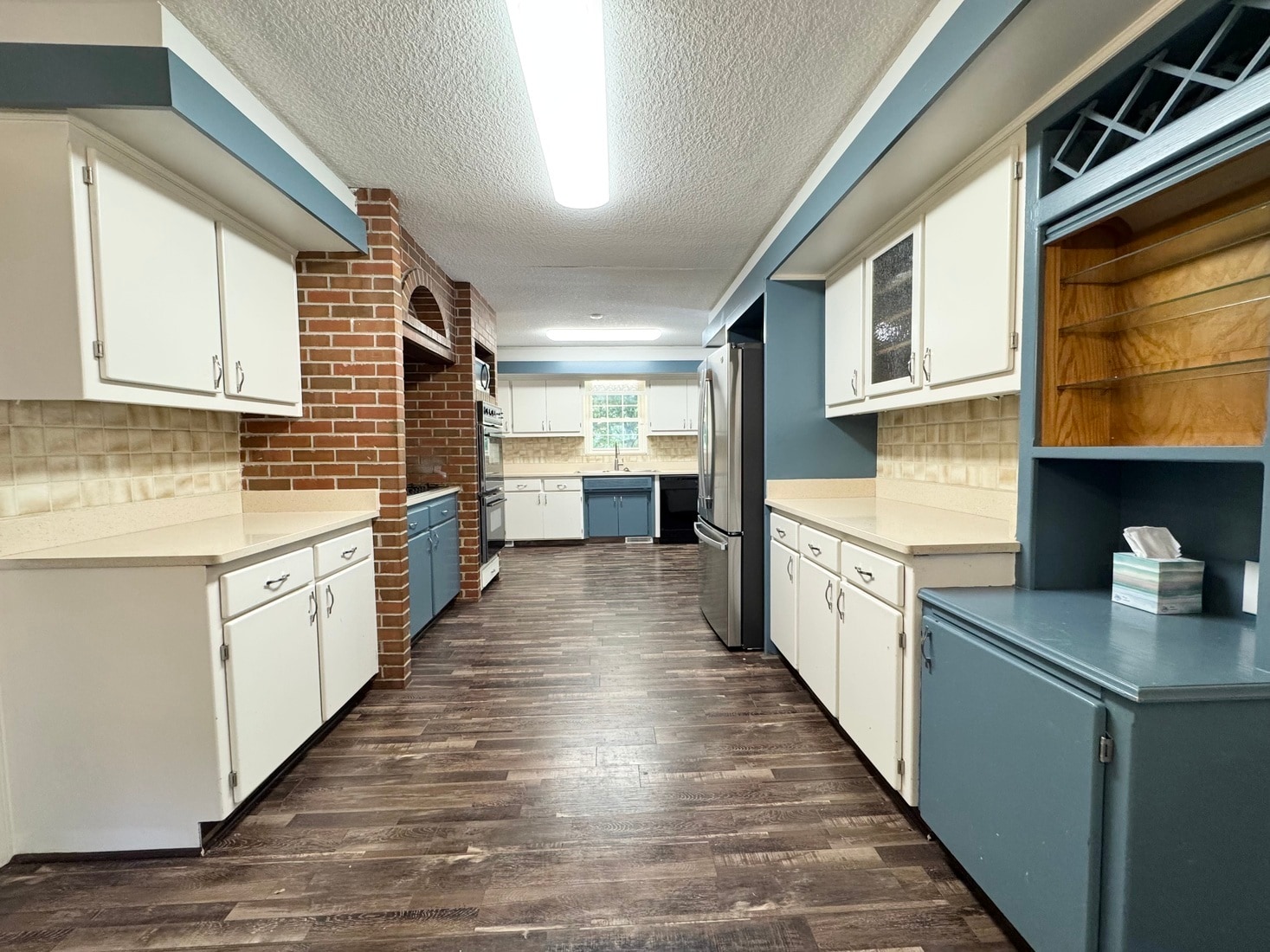 Building Photo - 3640 N Walnut St