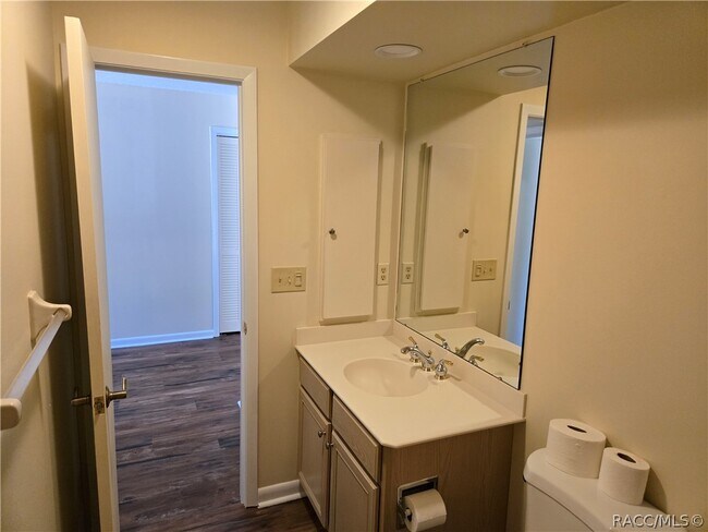 Building Photo - 79 Chinaberry Cir