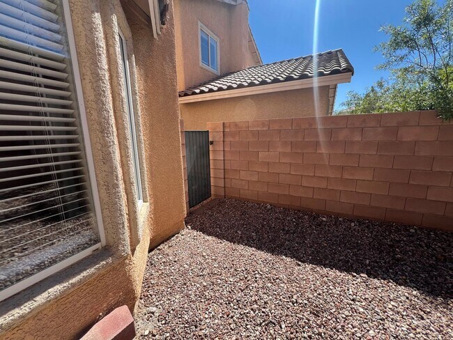 Building Photo - RENOVATED HOME IN GATED SUMMERLIN COMMUNITY!