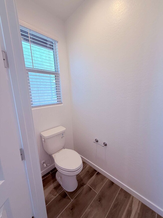 Building Photo - 8307 E Peterson Ave