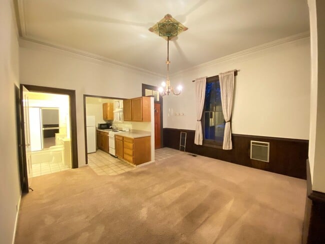 Building Photo - 190 W K St