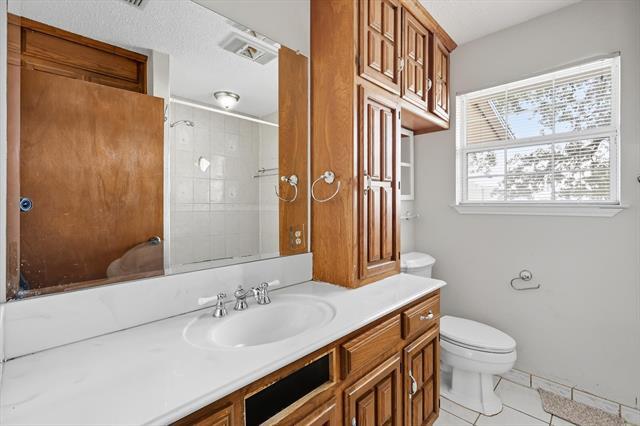 Building Photo - 5702 Teasley Ln