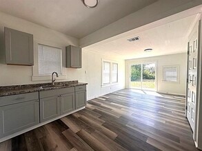 Building Photo - 2108 Ave D