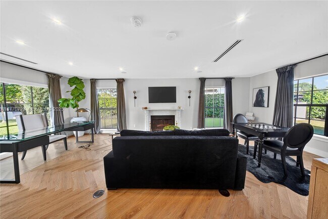 Building Photo - 4312 NE 22nd Ave