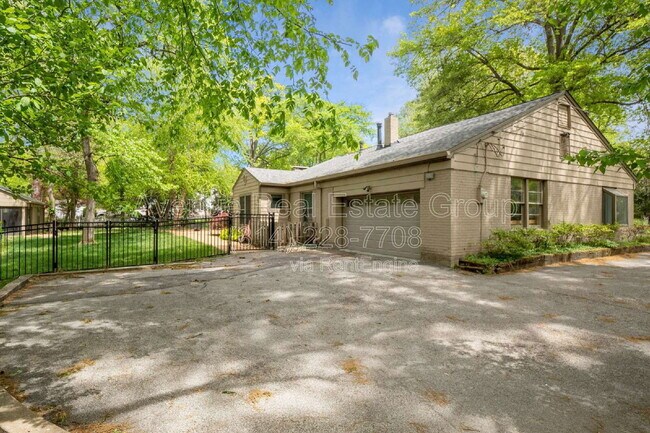 Building Photo - 101 Graybridge Rd