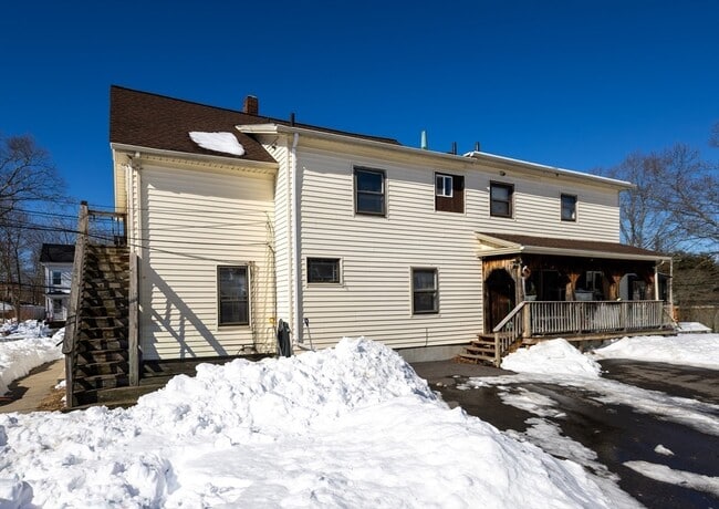 Building Photo - 119 Bank St