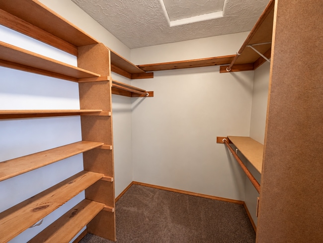 Building Photo - 17027 SW Lynnly Way