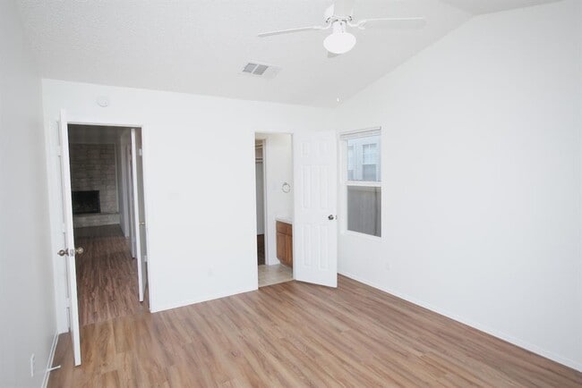 Building Photo - 8804 Piney Point Dr