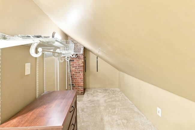 Building Photo - 1213 SW Plass Ave