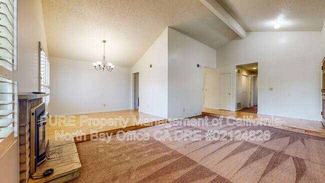 Building Photo - 1321 Berrydale Dr