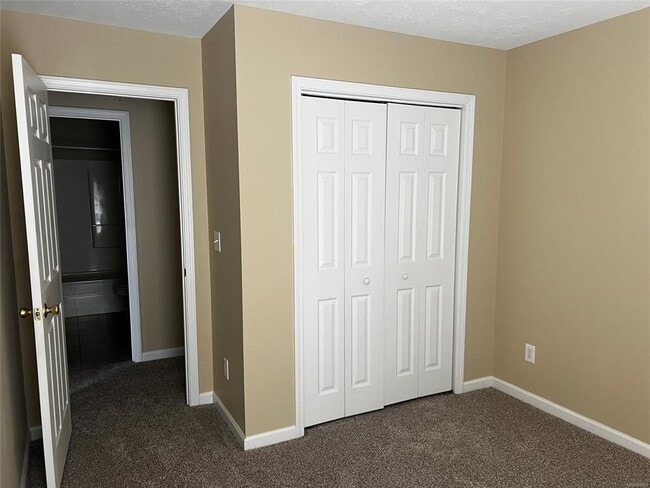 Building Photo - 801 Cottage Ln