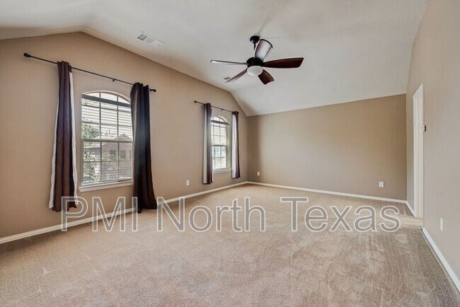 Building Photo - 10516 Bolivar Dr