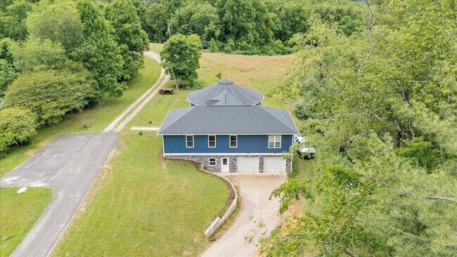 Building Photo - 3202 Mathews Ln
