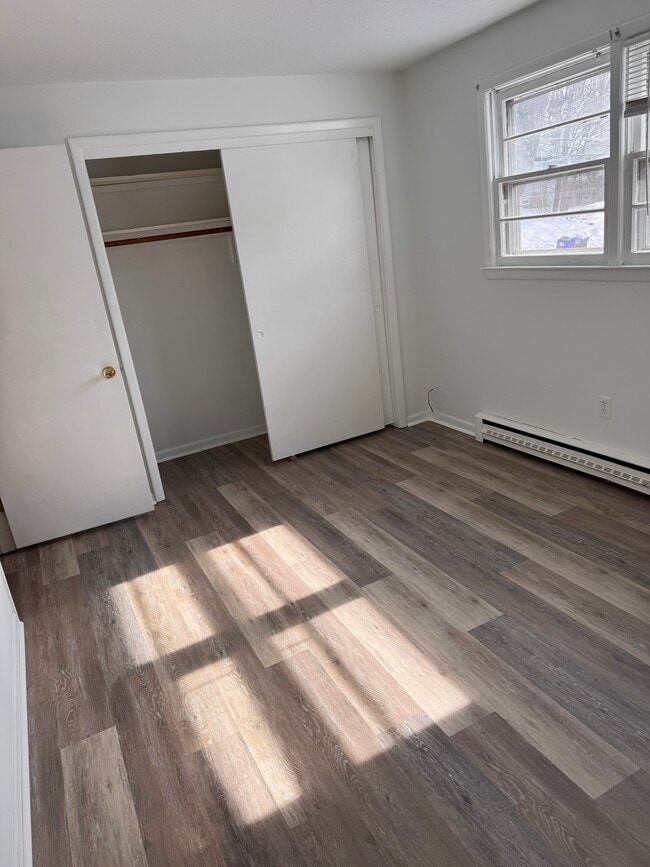 Building Photo - 148 Westbury Park Rd