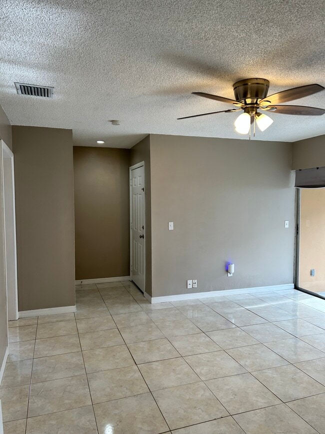 Building Photo - 342 S Wimbrow Dr