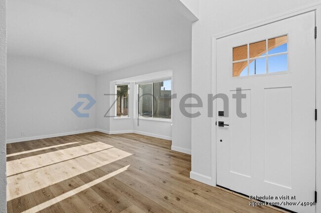 Building Photo - 1275 Sweetbrier Pl