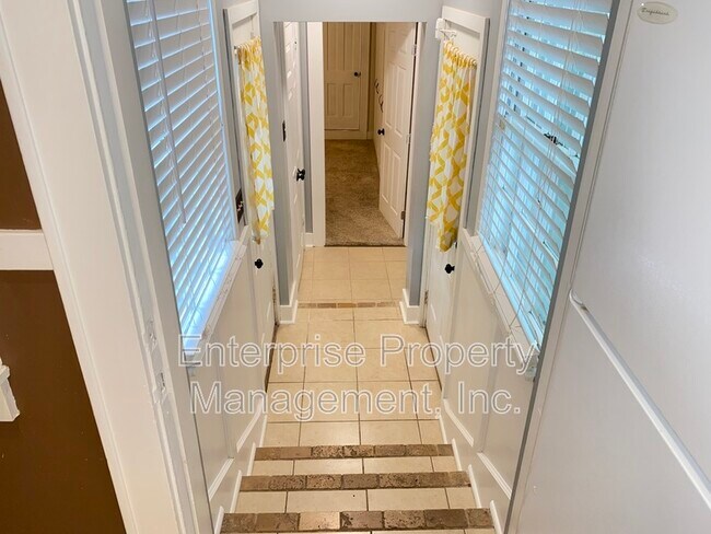 Building Photo - 451 S Reese St