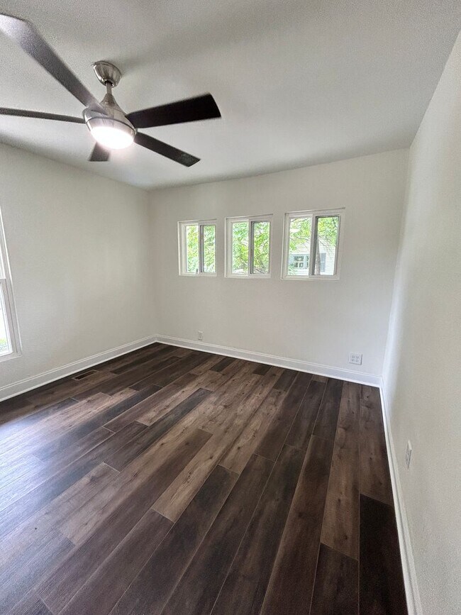 Building Photo - Knoxville 37914 - 3 bedroom, 1 bath home -...
