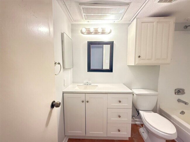 Building Photo - 2601 S Braeswood Blvd