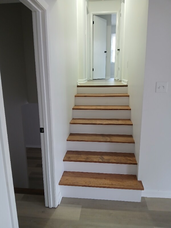 Building Photo - 1703 W Oak Ave