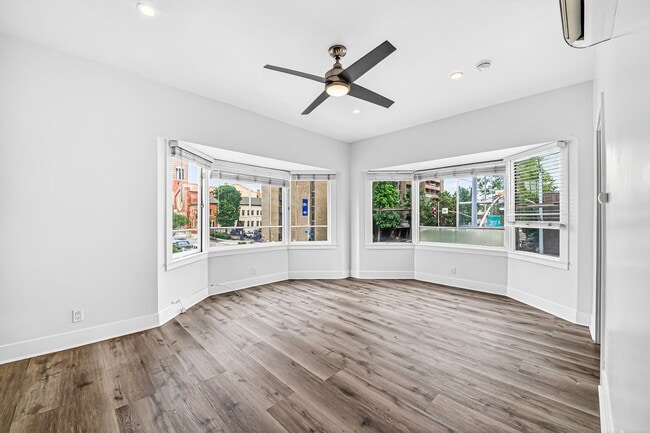 Building Photo - 405 W 3rd St