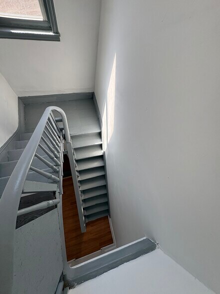 Building Photo - 942 Franklin St