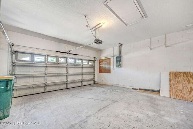 Building Photo - 165 Calico Ln