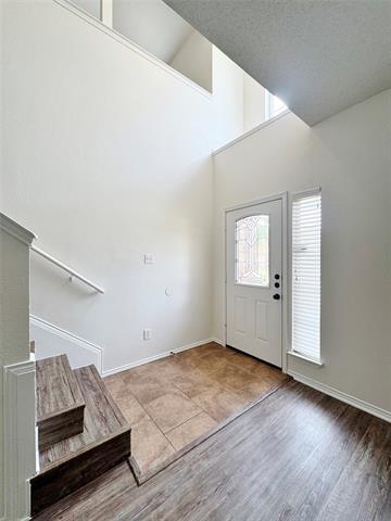 Building Photo - 835 Rockett Ln