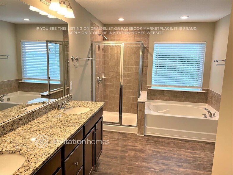 Building Photo - 15824 Homecoming Way