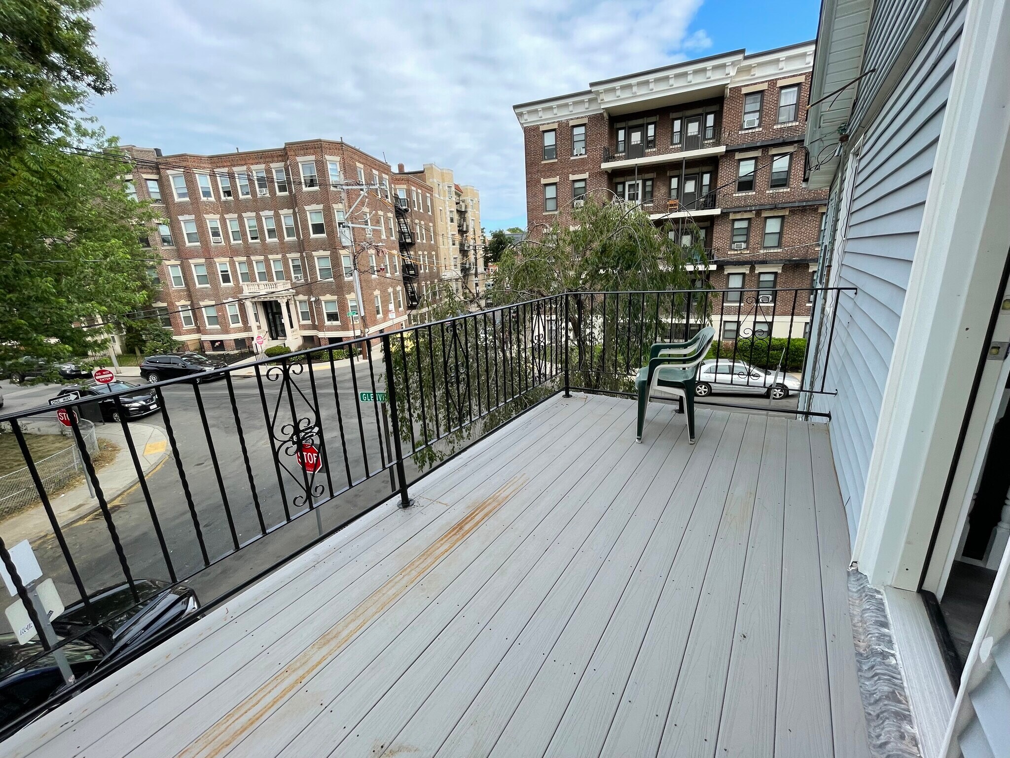 Building Photo - 16 Long Ave