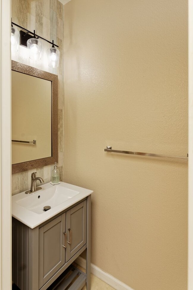Building Photo - 1012 Trailside Dr