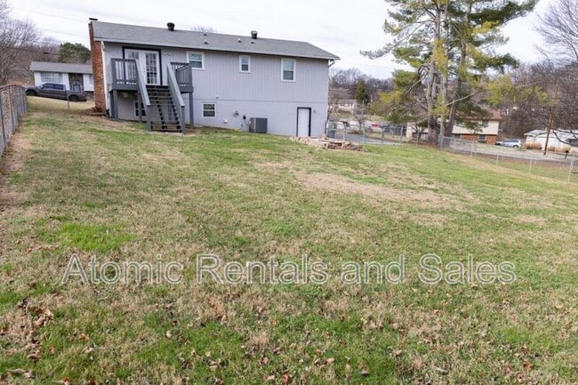 Building Photo - 716 N Whispering Oak Cir