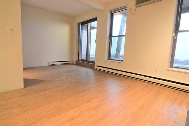 Building Photo - 67 St Germain St