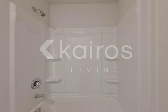 Building Photo - 304 Common Reed Dr