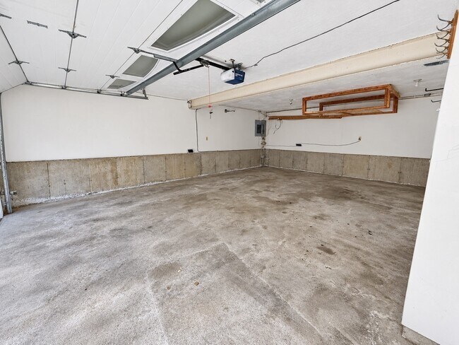 Building Photo - 39 Ingleside Rd