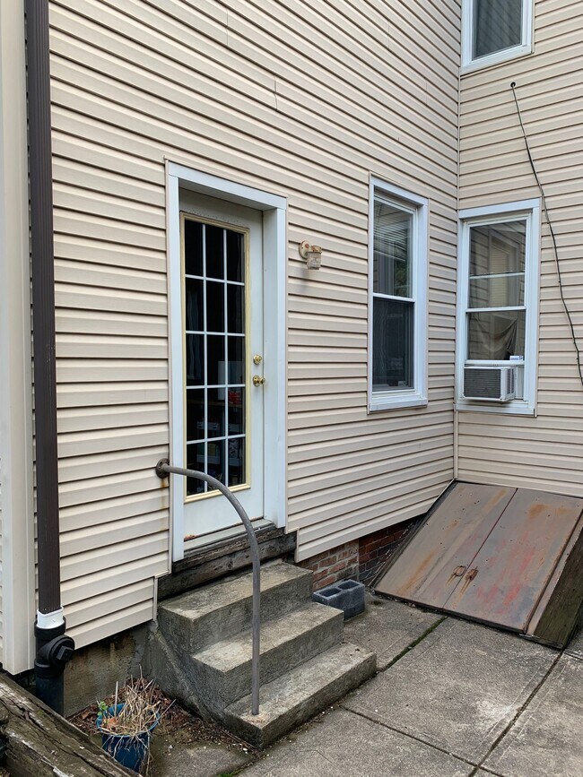 Building Photo - 308 S Neville St