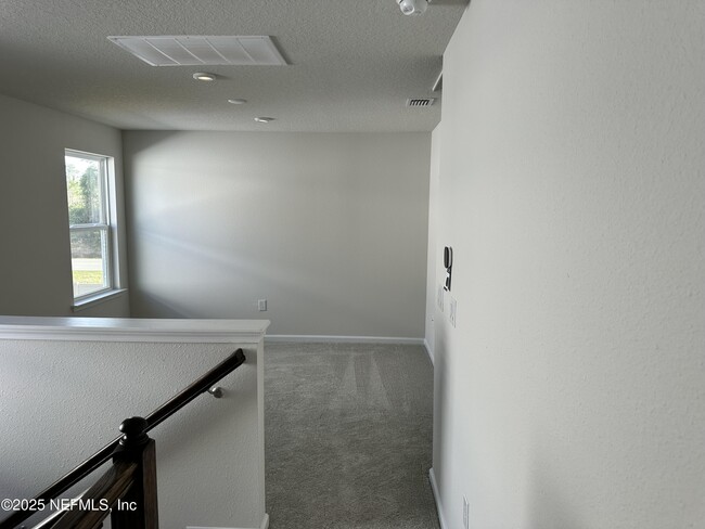 Building Photo - 137 Tower Ct