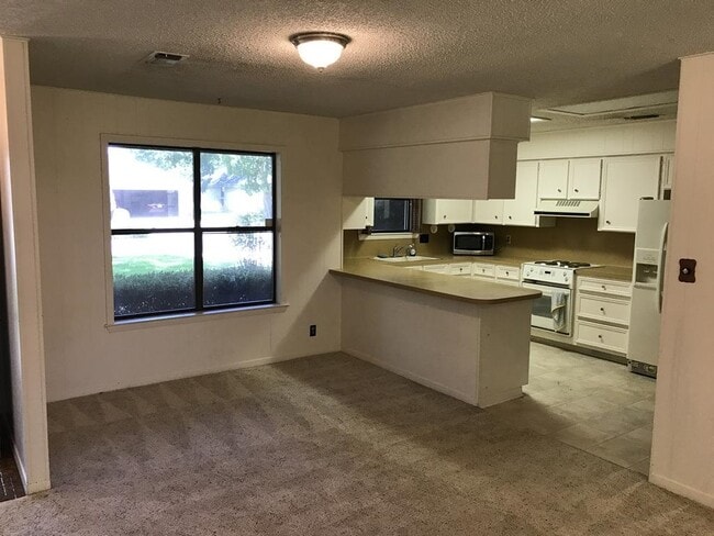 Building Photo - 185 Turkey Run