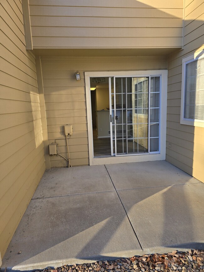 Building Photo - 10507 W Maplewood Dr