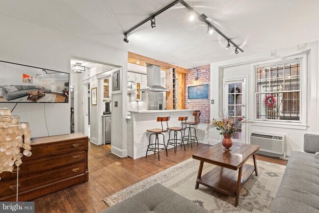 Primary Photo - 2410 20th St NW
