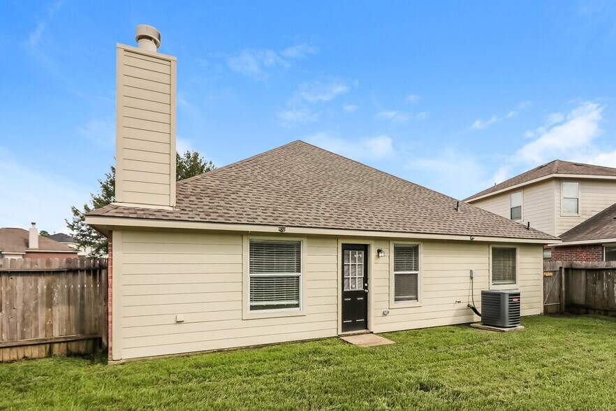 Building Photo - 5203 Lost Cove Ln