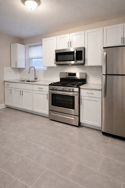 Building Photo - 8045 S Maryland Ave