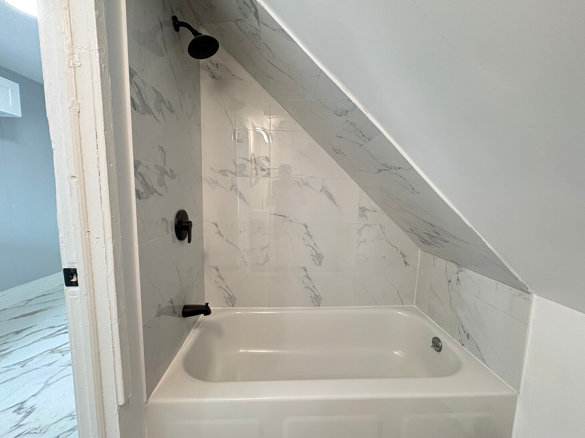 Unit 3 - 65 Hudson St