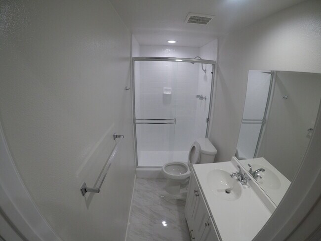 Building Photo - 2656 Larkin Pl
