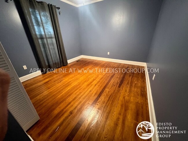 Building Photo - Spacious 2-Bedroom Country Home with Expan...
