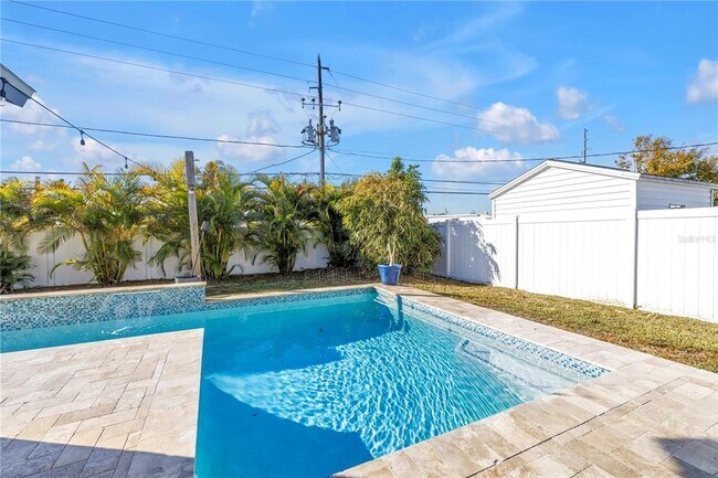 Building Photo - 354 74th Ave NE