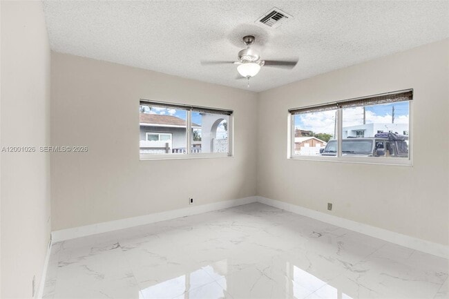 Building Photo - 310 SW 76th Ct